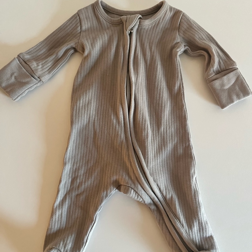Grey newborn footed zipper sleeper rib knit